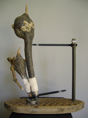 Raffaele Melis : Pointus sur socle (Technique mixte : Bois, métaux et matières plastique)