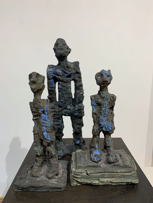 Wilhelm Moser - Les Bleus, 2021 - Groupe de 3 terres cuites (30 and 40 cm de haut)