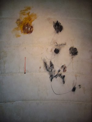 Magali Martija-Ochoa : Le torchon brûle - Fusain et encre sur hollofil entoilé 117 x 82 cm