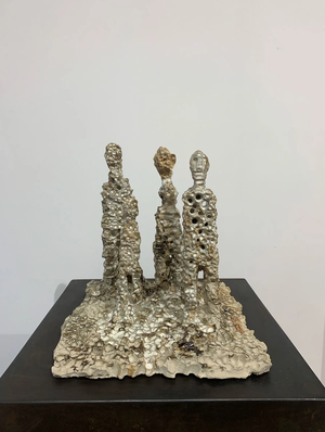 Wilhelm Moser - Créatures de pierre, 2021 - Groupe de 4 argiles blanches 27 x 26 x 26 cm